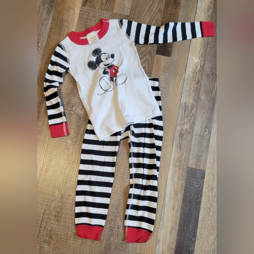 Hanna Andersson 4T pajamas